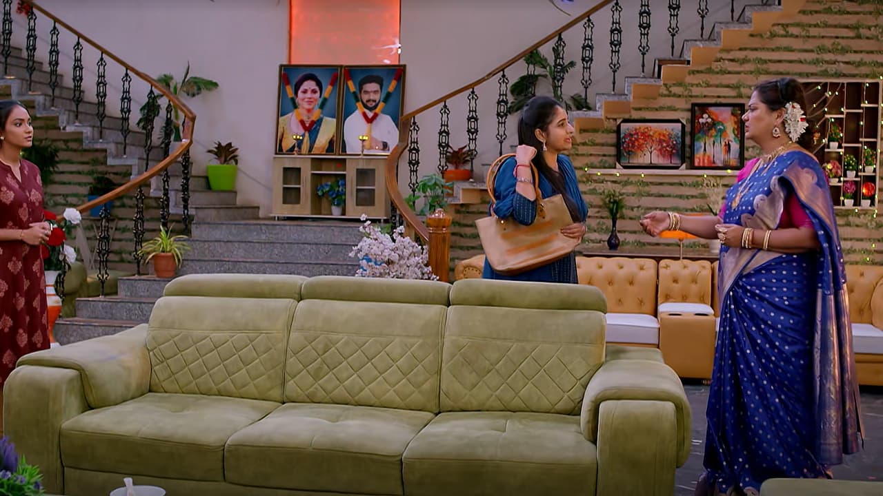 బ్రహ్మముడి సీరియల్: పవర్ ఆఫ్ అటార్నీకి షాక్ ఇచ్చిన అపర్ణ! రేఖ అవుట్, రచ్చ రచ్చ చేసిన రాజు!! బ్రహ్మముడి సీరియల్: పవర్ ఆఫ్ అటార్నీకి షాక్ ఇచ్చిన అపర్ణ! రేఖ అవుట్, రచ్చ రచ్చ చేసిన రాజు!!