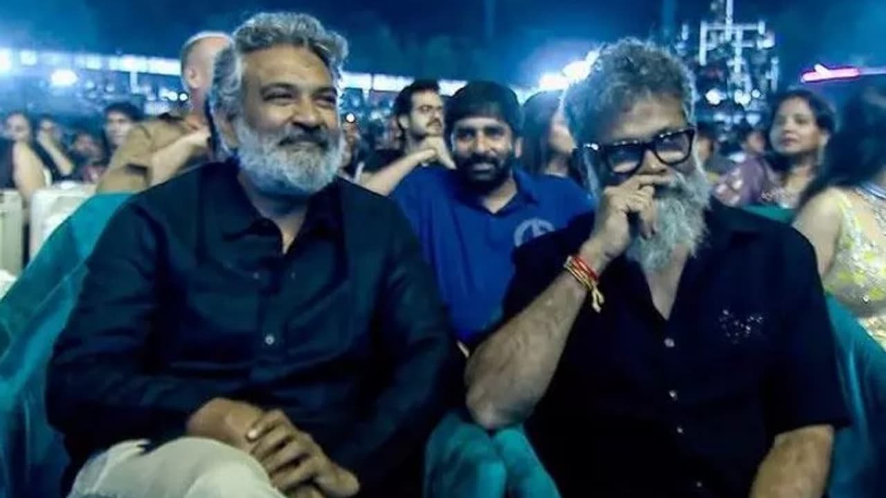 జక్కన్నను ఢీకొట్టేది ఎవరూ? సుకుమార్ షాకింగ్ కామెంట్స్! టాలీవుడ్ లో దుమారం! జక్కన్నను ఢీకొట్టేది ఎవరూ? సుకుమార్ షాకింగ్ కామెంట్స్! టాలీవుడ్ లో దుమారం!