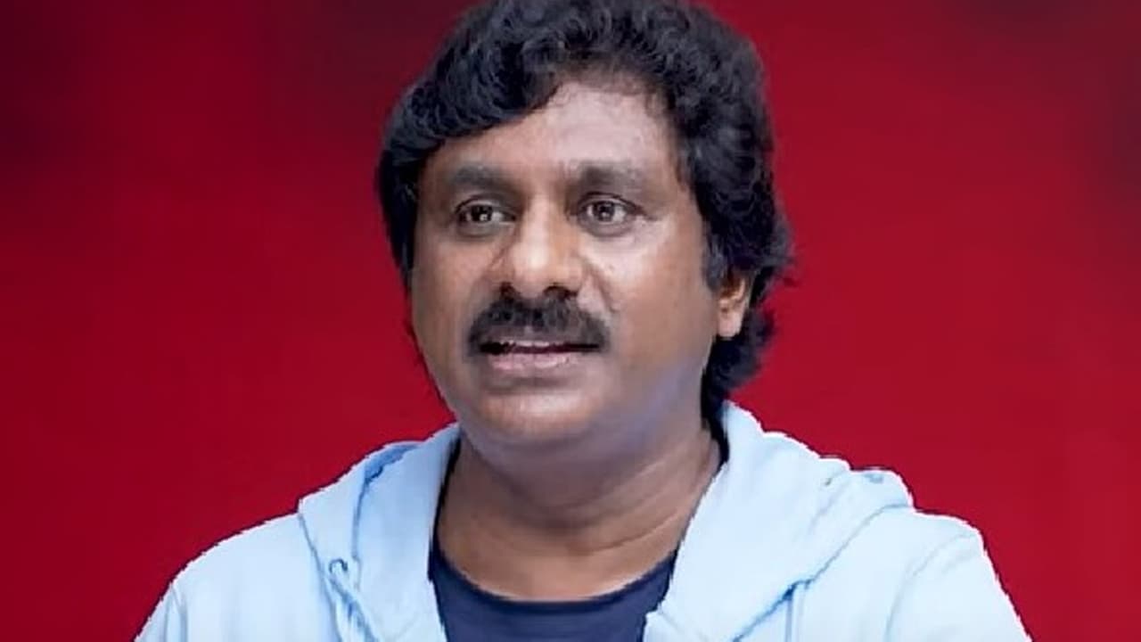 మెగాస్టార్ చిరంజీవి విశ్వరూపం! 'మృగరాజు' మూవీ టైంలో రఘు కుంచె షాకింగ్ కామెంట్స్.. వైరల్! మెగాస్టార్ చిరంజీవి విశ్వరూపం! 'మృగరాజు' మూవీ టైంలో రఘు కుంచె షాకింగ్ కామెంట్స్.. వైరల్!