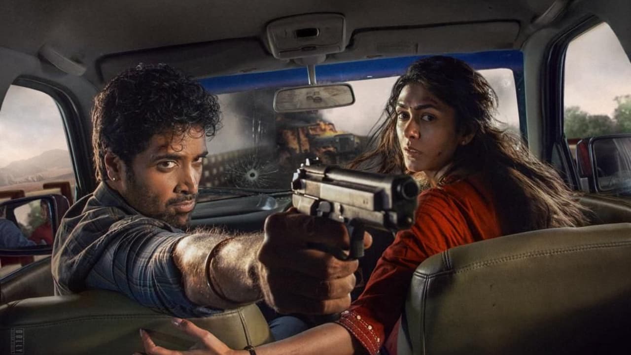అడవి శేష్ 'డెకాయిట్': హిందూపురంలో రక్త చరిత్ర! ఫస్ట్ రివ్యూ షాకింగ్ అప్డేట్స్! బ్లాక్ బస్టర్ ఖాయమా? అడవి శేష్ 'డెకాయిట్': హిందూపురంలో రక్త చరిత్ర! ఫస్ట్ రివ్యూ షాకింగ్ అప్డేట్స్! బ్లాక్ బస్టర్ ఖాయమా?