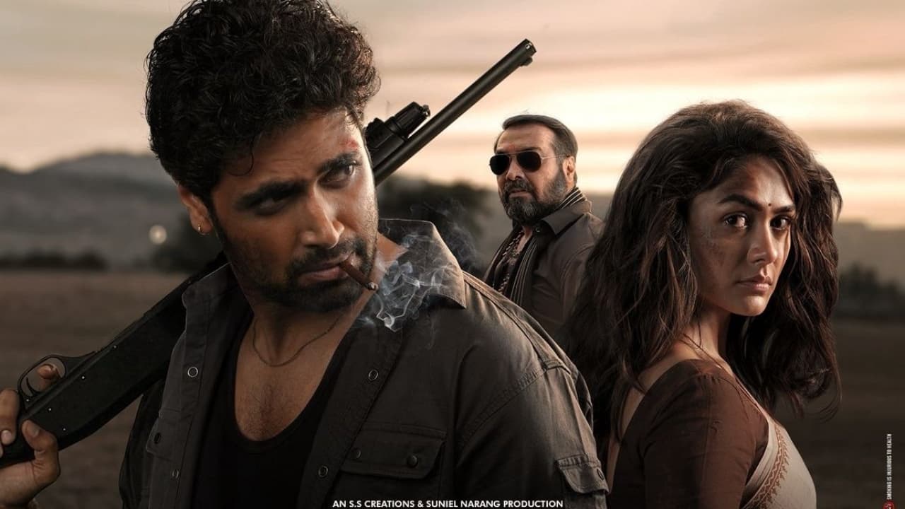షాకింగ్: అడవి శేష్ 'డెకాయిట్' మూవీ రివ్యూ! మృణాల్ ఠాకూర్ తో రొమాన్స్, యాక్షన్ సీన్స్ అదుర్స్!! షాకింగ్: అడవి శేష్ 'డెకాయిట్' మూవీ రివ్యూ! మృణాల్ ఠాకూర్ తో రొమాన్స్, యాక్షన్ సీన్స్ అదుర్స్!!