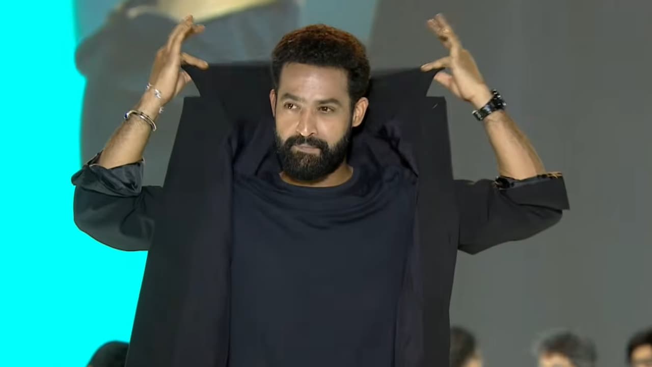 ఎన్టీఆర్ సంచలన నిజాలు! రాళ్లతో కొడతారేమో అన్న భయం! ఏం జరిగిందో తెలుసా? ఎన్టీఆర్ సంచలన నిజాలు! రాళ్లతో కొడతారేమో అన్న భయం! ఏం జరిగిందో తెలుసా?