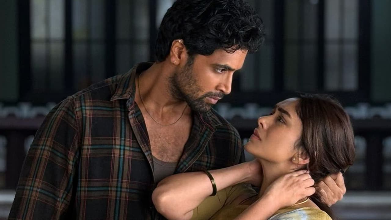 అడివి శేష్ 'డెకాయిట్' కలెక్షన్ల సునామీ! సోమవారం షాకింగ్ వసూళ్లు, రికార్డు బ్రేక్? అడివి శేష్ 'డెకాయిట్' కలెక్షన్ల సునామీ! సోమవారం షాకింగ్ వసూళ్లు, రికార్డు బ్రేక్?