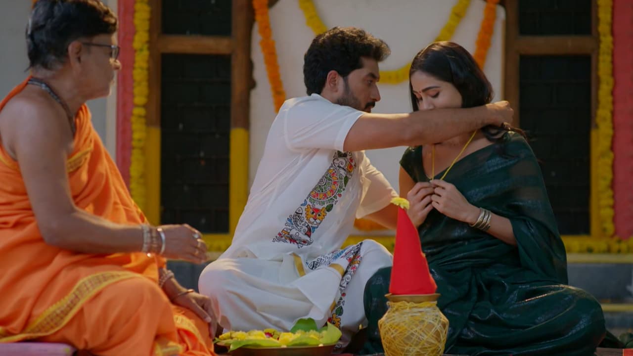 కార్తీక దీపం 2: జ్యో మెడలో తాళి కట్టిన కార్తీక్! పారు మాస్టర్ ప్లాన్ తో షాక్! కార్తీక దీపం 2: జ్యో మెడలో తాళి కట్టిన కార్తీక్! పారు మాస్టర్ ప్లాన్ తో షాక్!