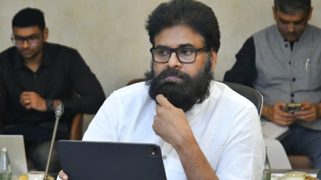షాకింగ్: పవన్ కళ్యాణ్ కు ఆపరేషన్! ఫ్యాన్స్ లో టెన్షన్! రాజకీయ భవిష్యత్తు ప్రశ్నార్థకమా? షాకింగ్: పవన్ కళ్యాణ్ కు ఆపరేషన్! ఫ్యాన్స్ లో టెన్షన్! రాజకీయ భవిష్యత్తు ప్రశ్నార్థకమా?