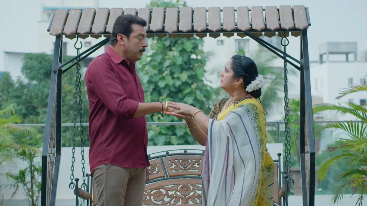 కార్తీక దీపం 2: సుమిత్రకు దిమ్మతిరిగే షాక్ ఇచ్చిన దాశరథ్! జైలు నుండి వైరా విడుదల! జ్యోత్స్న డౌటేనా? కార్తీక దీపం 2: సుమిత్రకు దిమ్మతిరిగే షాక్ ఇచ్చిన దాశరథ్! జైలు నుండి వైరా విడుదల! జ్యోత్స్న డౌటేనా?