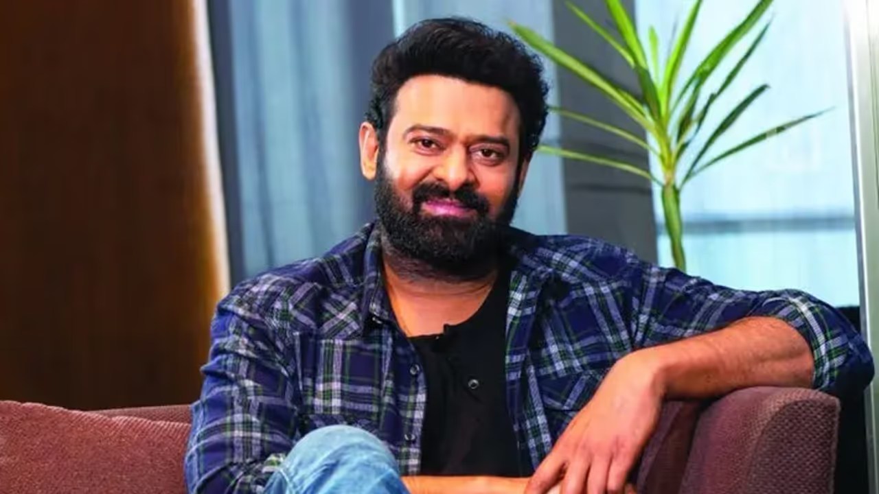 ప్రభాస్ కొత్త సినిమా స్టార్ట్ అయ్యేది అప్పుడే.. `రాజాసాబ్`, `ఫౌజీ`ల పరిస్థితేంటంటే? ప్రభాస్ కొత్త సినిమా స్టార్ట్ అయ్యేది అప్పుడే.. `రాజాసాబ్`, `ఫౌజీ`ల పరిస్థితేంటంటే?