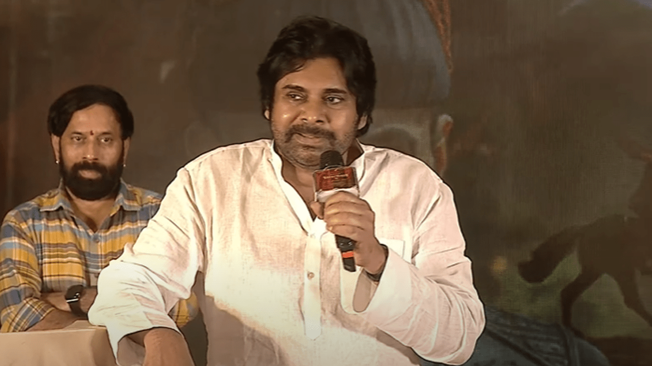 పవన్ కళ్యాణ్ కి విపరీతంగా నచ్చిన ఆ హీరో సినిమా, విషాదంలో కూడా పక్కకి పిలిచి మరీ.. పవన్ కళ్యాణ్ కి విపరీతంగా నచ్చిన ఆ హీరో సినిమా, విషాదంలో కూడా పక్కకి పిలిచి మరీ..