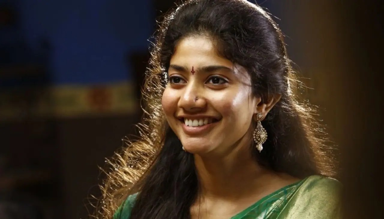 సాయి పల్లవికి ఊహించని షాక్! బాలీవుడ్లో భారీ పరాభవం, రామాయణ భవిష్యత్తు ఏంటి? సాయి పల్లవికి ఊహించని షాక్! బాలీవుడ్లో భారీ పరాభవం, రామాయణ భవిష్యత్తు ఏంటి?
