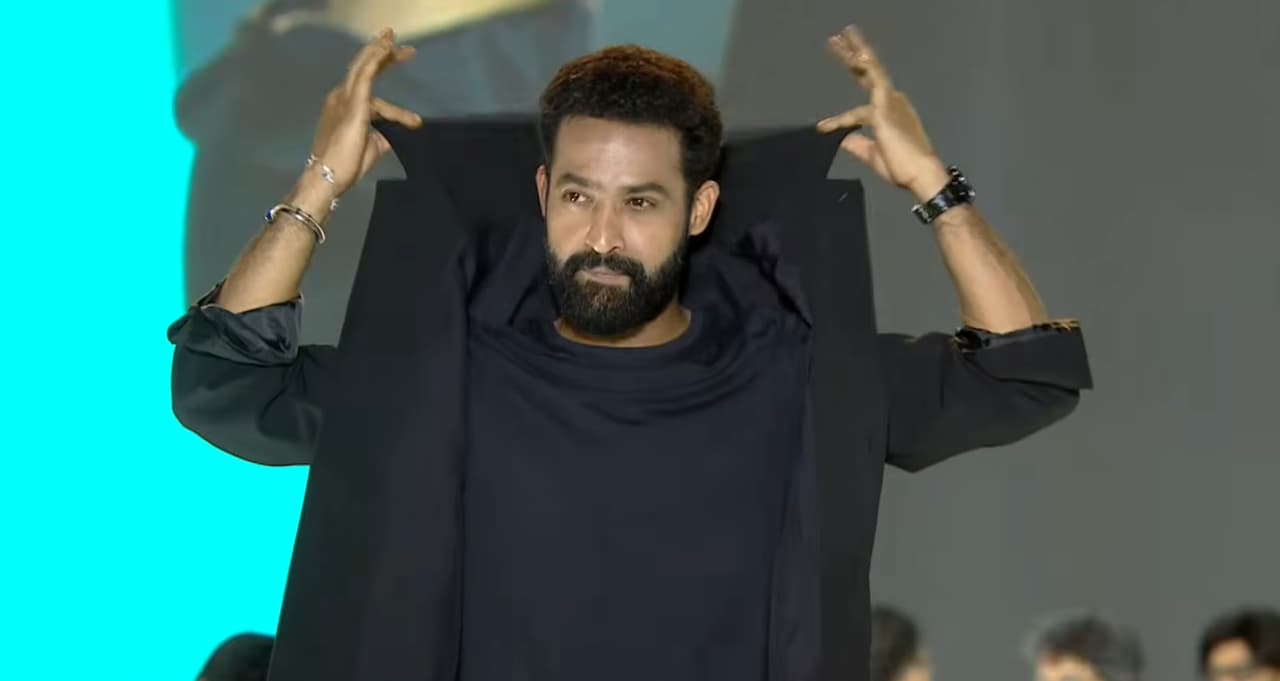 ఎన్టీఆర్ పొగరు అనుకున్న స్టార్ నటుడు! తారక్ తో ఒక్క సినిమా చేశాక.. ఏం జరిగిందో తెలుసా? వైరల్ నిజం! ఎన్టీఆర్ పొగరు అనుకున్న స్టార్ నటుడు! తారక్ తో ఒక్క సినిమా చేశాక.. ఏం జరిగిందో తెలుసా? వైరల్ నిజం!