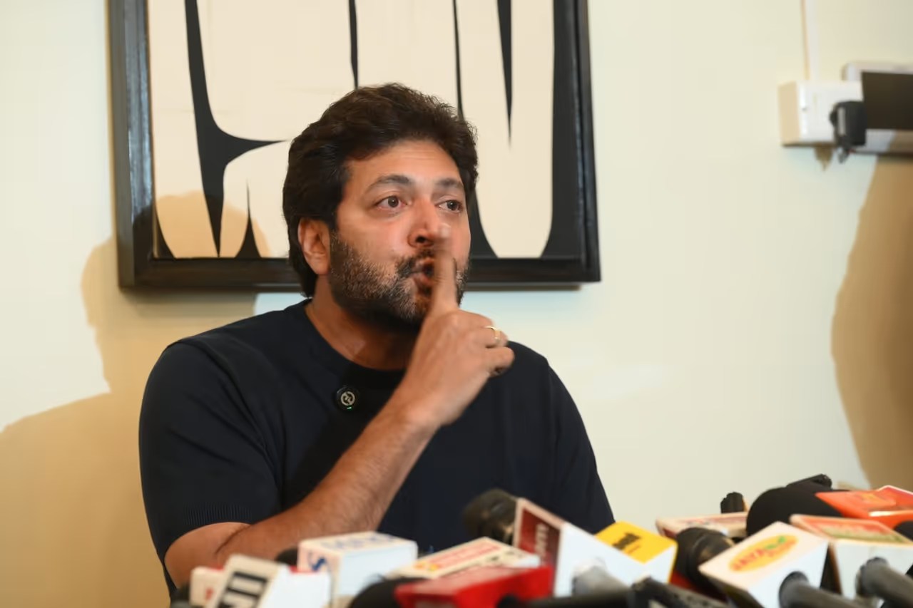 జయం రవి సంచలన నిర్ణయం: విడాకులు తేలే వరకు నో సినిమాలు, ఆ నటిపై ఫైర్! జయం రవి సంచలన నిర్ణయం: విడాకులు తేలే వరకు నో సినిమాలు, ఆ నటిపై ఫైర్!