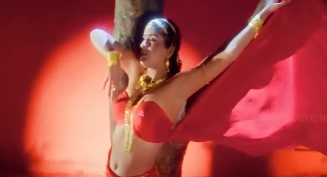 షాకింగ్ ట్విస్ట్! 2 ఇండస్ట్రీ హిట్లు కొట్టినా.. బాలయ్య, నాగ్ వల్ల కెరీర్ ముగిసిన స్టార్ హీరోయిన్! షాకింగ్ ట్విస్ట్! 2 ఇండస్ట్రీ హిట్లు కొట్టినా.. బాలయ్య, నాగ్ వల్ల కెరీర్ ముగిసిన స్టార్ హీరోయిన్!