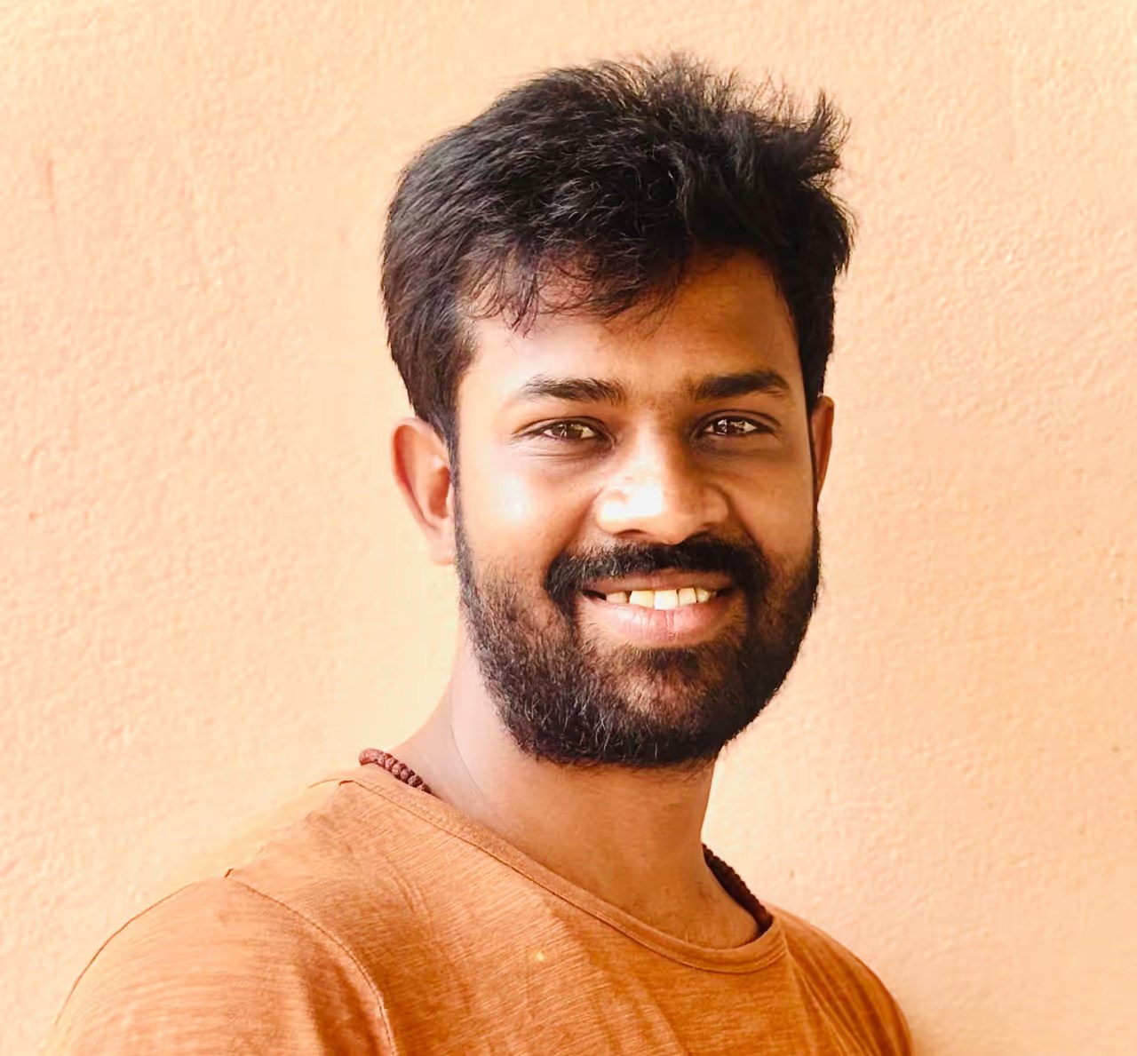 'తిమ్మరాజుపల్లి టీవీ' నటుడి డబుల్ డ్యూటీ వెనుక షాకింగ్ నిజం! ఒక్క సినిమాతో రాత్రికి రాత్రే స్టార్గా..! 'తిమ్మరాజుపల్లి టీవీ' నటుడి డబుల్ డ్యూటీ వెనుక షాకింగ్ నిజం! ఒక్క సినిమాతో రాత్రికి రాత్రే స్టార్గా..!