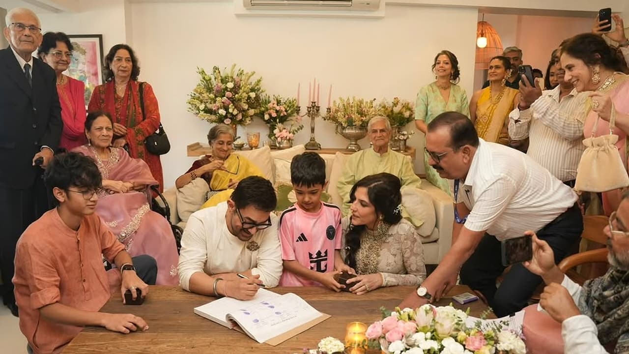షాకింగ్ న్యూస్: 61 ఏళ్ల వయసులో మూడో పెళ్లి చేసుకున్న ఆమిర్ ఖాన్.. పిల్లల ముందే రిజిస్టర్ మ్యారేజ్! షాకింగ్ న్యూస్: 61 ఏళ్ల వయసులో మూడో పెళ్లి చేసుకున్న ఆమిర్ ఖాన్.. పిల్లల ముందే రిజిస్టర్ మ్యారేజ్!
