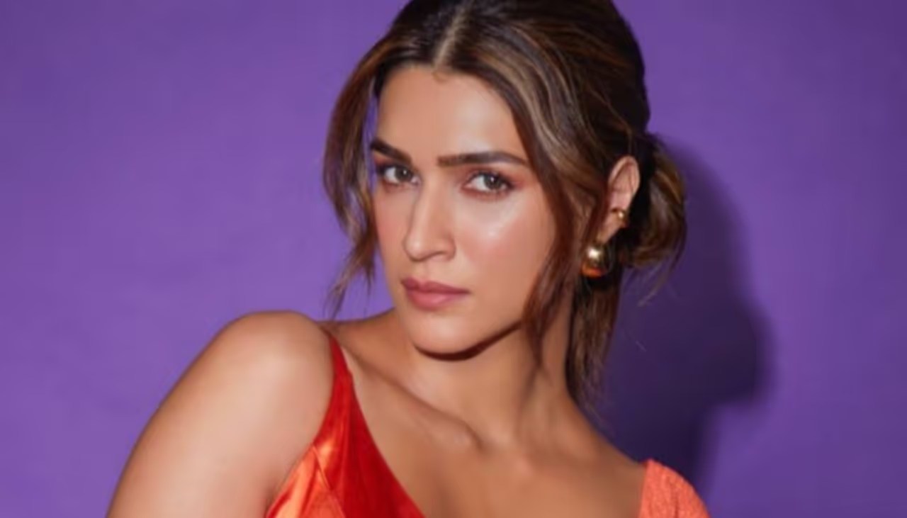 కృతి సనన్ ఆస్తుల సునామీ: ప్రభాస్ హీరోయిన్ బిజినెస్ మైండ్ చూస్తే షాక్! కృతి సనన్ ఆస్తుల సునామీ: ప్రభాస్ హీరోయిన్ బిజినెస్ మైండ్ చూస్తే షాక్!
