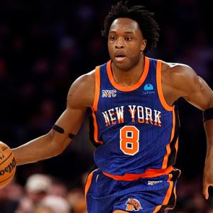 Knicks star OG Anunoby undergoes surgery to remove a loose bone fragment in his elbow with the forward set to miss at least three weeks Knicks star OG Anunoby undergoes surgery to remove a loose bone fragment in his elbow with the forward set to miss at least three weeks