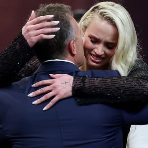 Hailey Van Lith embraces dad as she’s picked by Chicago Sky at 2025 WNBA Draft in front of NBA star boyfriend Hailey Van Lith embraces dad as she’s picked by Chicago Sky at 2025 WNBA Draft in front of NBA star boyfriend