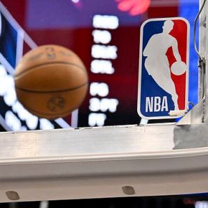 Phoenix Suns drops asking price for Kevin Durant in trade talks, NBA insider claims Phoenix Suns drops asking price for Kevin Durant in trade talks, NBA insider claims