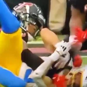 Azeez Al-Shaair branded NFL’s ‘dirtiest player’ after fans accuse Texans star of ‘punching’ Chargers rival Azeez Al-Shaair branded NFL’s ‘dirtiest player’ after fans accuse Texans star of ‘punching’ Chargers rival