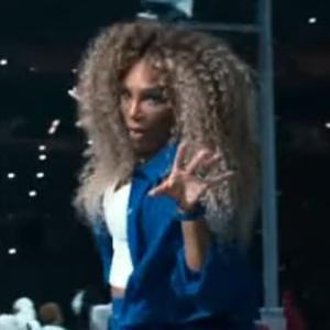 BREAKING NEWSSerena Williams stuns fans with surprise appearance during Kendrick Lamar’s Super Bowl Halftime Show BREAKING NEWSSerena Williams stuns fans with surprise appearance during Kendrick Lamar’s Super Bowl Halftime Show
