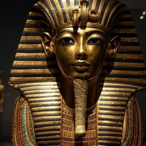Treasures of Tutankhamun: What We Know About the Boy King Treasures of Tutankhamun: What We Know About the Boy King