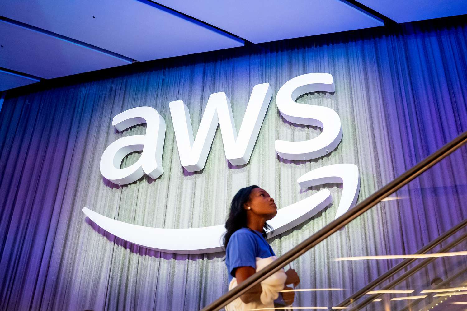 Amazon Announces Supercomputer, New Server in Push To Take on Nvidia Amazon Announces Supercomputer, New Server in Push To Take on Nvidia