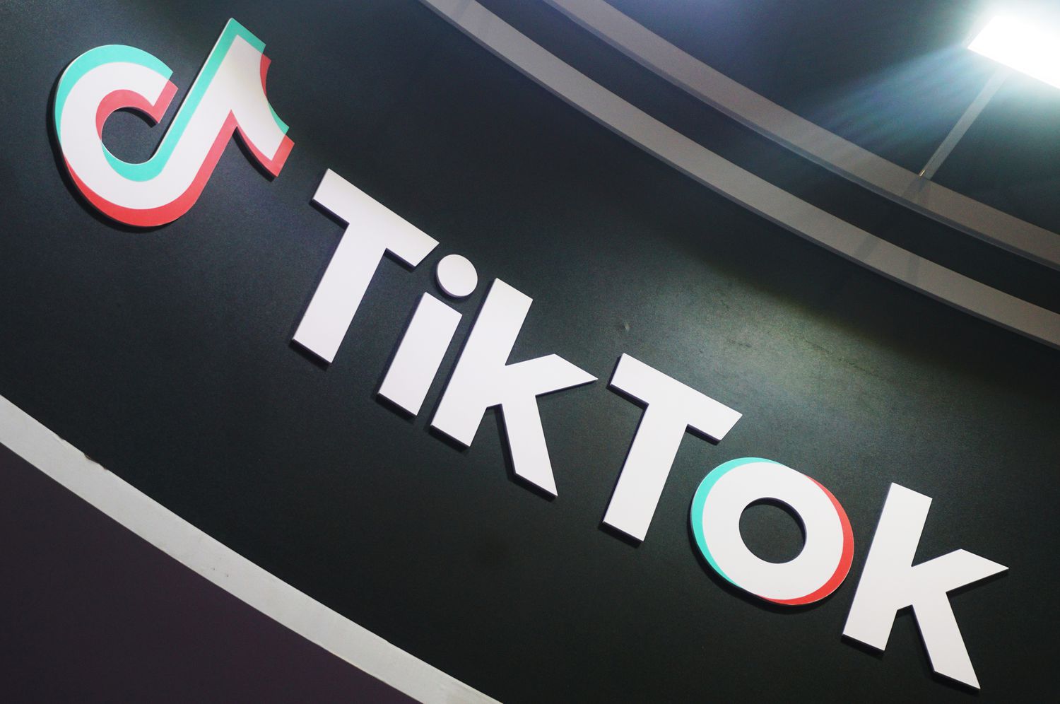 TikTok to ‘Go Dark’ on Sunday as Supreme Court Upholds Ban TikTok to ‘Go Dark’ on Sunday as Supreme Court Upholds Ban