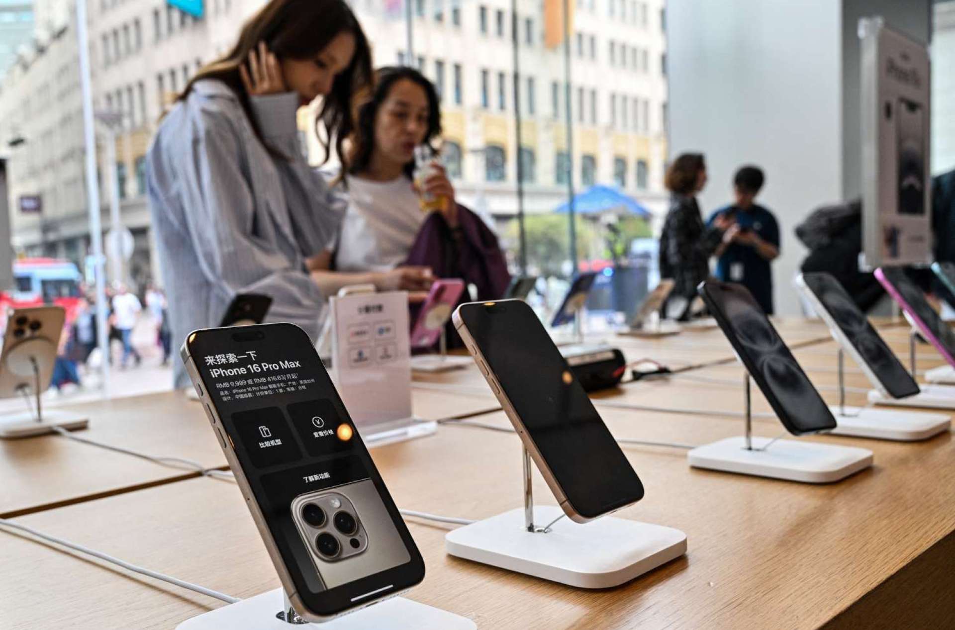 Trump Exempts Smartphones, Computers, Chips From Tariffs Trump Exempts Smartphones, Computers, Chips From Tariffs