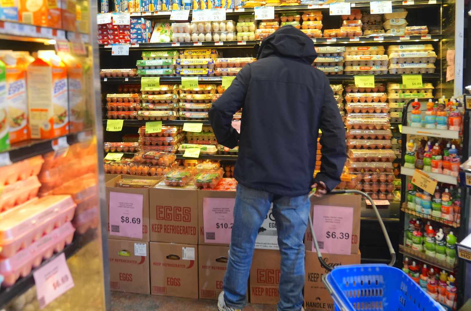Falling Wholesale Prices Could Mean Cheaper Eggs Soon Falling Wholesale Prices Could Mean Cheaper Eggs Soon