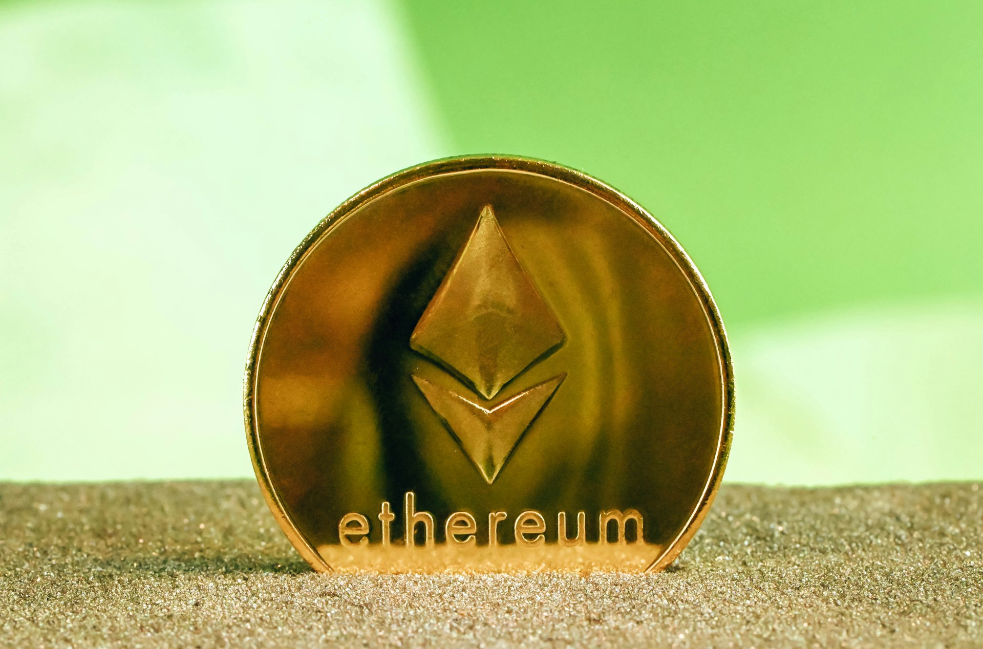 Ethereum Positioned For A ‘Major Move Upward’ In 2025, Analyst Forecasts Ethereum Positioned For A ‘Major Move Upward’ In 2025, Analyst Forecasts