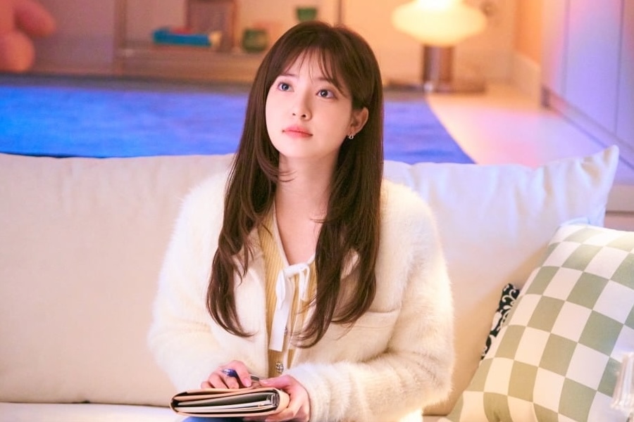 Jo Soo Min Berubah Menjadi Pasangan Pegawai Negeri Sipil yang Merayakan Kehidupan Lajangnya di Drama Komedi Romantis Baru Jo Soo Min Berubah Menjadi Pasangan Pegawai Negeri Sipil yang Merayakan Kehidupan Lajangnya di Drama Komedi Romantis Baru