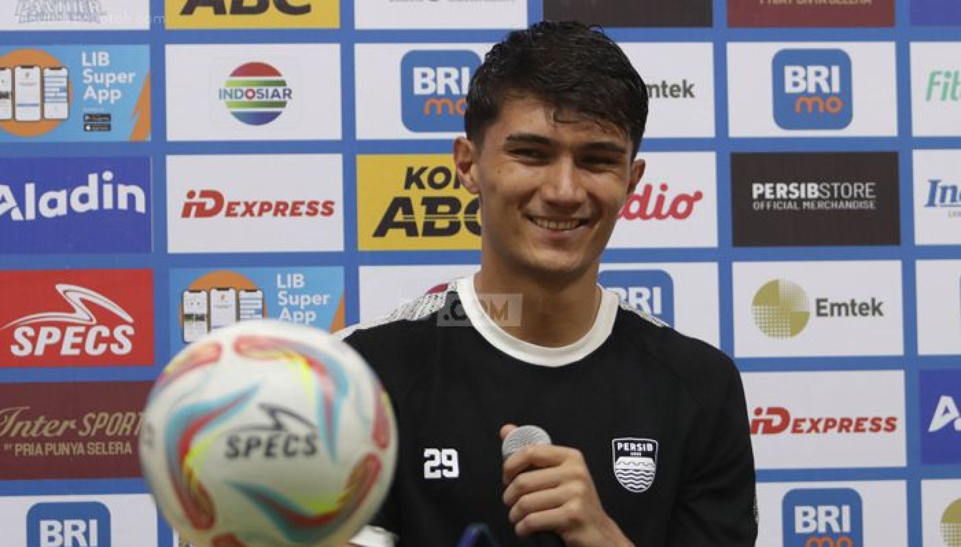 Kevin Mendoza Ungkapkan Harapannya Kepada Bobotoh di Laga Kontra Lion City Sailors Kevin Mendoza Ungkapkan Harapannya Kepada Bobotoh di Laga Kontra Lion City Sailors