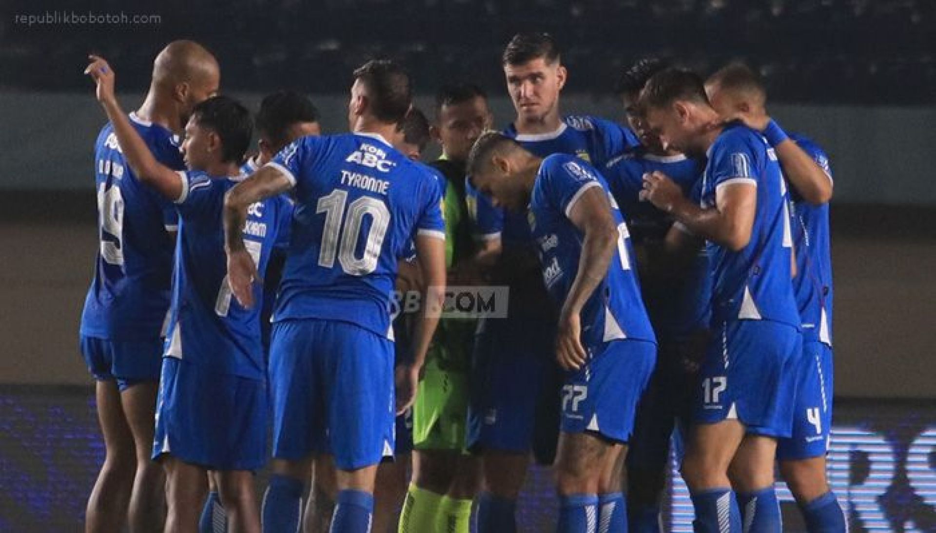 4 Pemain Persib Kabarnya Sudah Sepakat Pindah ke Malut United, Siapa Saja? 4 Pemain Persib Kabarnya Sudah Sepakat Pindah ke Malut United, Siapa Saja?