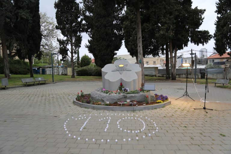השנה ארגנה הקהילה הארמנית בישראל סדרת אירועים במספר ערים, לכבוד זכרם של הקדושים המעונים מרצח העם הארמני. השנה ארגנה הקהילה הארמנית בישראל סדרת אירועים במספר ערים, לכבוד זכרם של הקדושים המעונים מרצח העם הארמני.