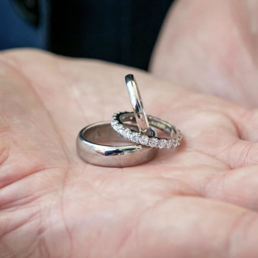 4Cs of Diamonds: How to Choose a Diamond for Your Wedding Rings 4Cs of Diamonds: How to Choose a Diamond for Your Wedding Rings