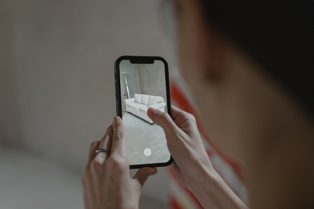 eCommerce and Augmented Reality eCommerce and Augmented Reality