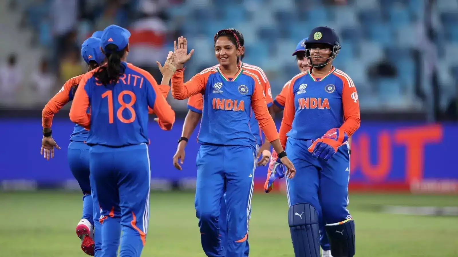 BCCI ने जारी की महिला क्रिकेटरों की सेंट्रल कॉन्ट्रैक्ट लिस्ट, कई बड़े बदलाव, इन खिलाड़ियों की चमकी किस्मत! BCCI ने जारी की महिला क्रिकेटरों की सेंट्रल कॉन्ट्रैक्ट लिस्ट, कई बड़े बदलाव, इन खिलाड़ियों की चमकी किस्मत!