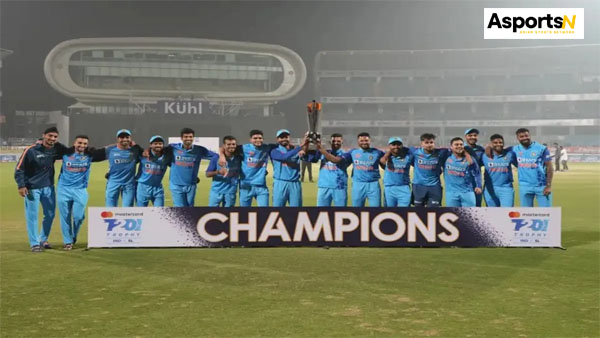 IND vs SL T20 Cricket Series : भारत के रहस्यमय गेंदबाजों ने अपने करियर के पहले ओवर में श्रीलंका को हराया IND vs SL T20 Cricket Series : भारत के रहस्यमय गेंदबाजों ने अपने करियर के पहले ओवर में श्रीलंका को हराया