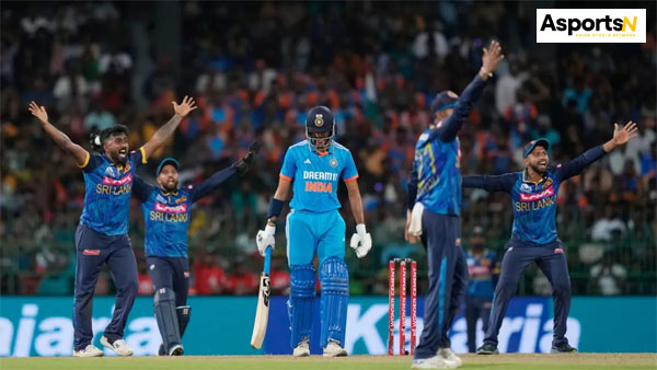IND Vs SL : टीम इंडिया का मिडिल ऑर्डर फ्लॉप, कोच ने किया बचाव, यूजर्स ने की खिंचाई… IND Vs SL : टीम इंडिया का मिडिल ऑर्डर फ्लॉप, कोच ने किया बचाव, यूजर्स ने की खिंचाई…