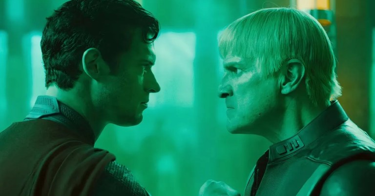 Superman Kills 2 Green Lanterns With Help From DCEU Hero Superman Kills 2 Green Lanterns With Help From DCEU Hero