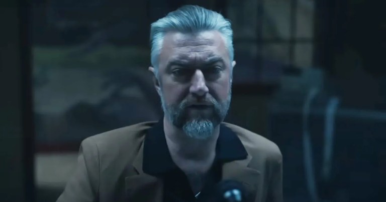 Peacemaker’s Job Interview Teases How DCU Maxwell Lord is Different from DCEU Peacemaker’s Job Interview Teases How DCU Maxwell Lord is Different from DCEU