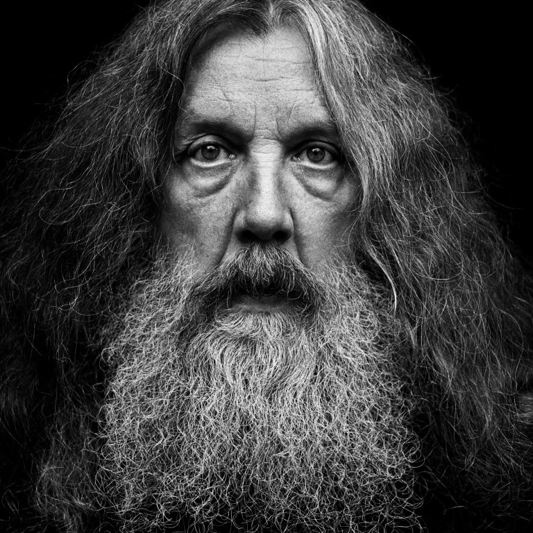 Why Fans of Alan Mooreβs Comics Should Read His Novels Why Fans of Alan Mooreβs Comics Should Read His Novels