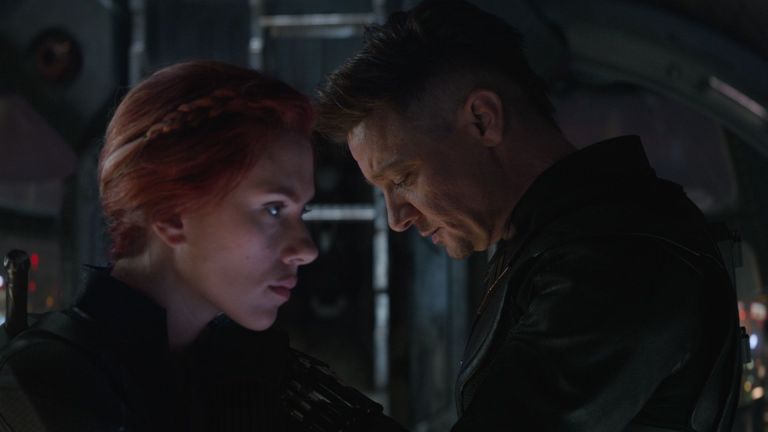 Black Widow’s death was supposed to feature “more aliens” in Avengers: Endgame, according to Hawkeye actor Jeremy Renner, but it was thankfully reshot to be “much simpler”: “It was real enough for us to feel it” Black Widow’s death was supposed to feature “more aliens” in Avengers: Endgame, according to Hawkeye actor Jeremy Renner, but it was thankfully reshot to be “much simpler”: “It was real enough for us to feel it”