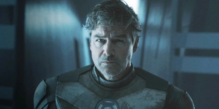 Green Lantern Fans React to New Look at Hal Jordan’s Lanterns Suit Green Lantern Fans React to New Look at Hal Jordan’s Lanterns Suit