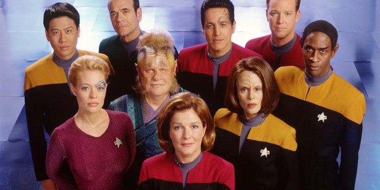 Star Trek: Voyager’s Comic Sequel Debuts To Mixed Reactions From Fans Star Trek: Voyager’s Comic Sequel Debuts To Mixed Reactions From Fans