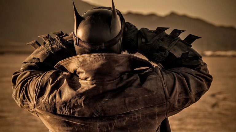 Batman’s New Suit Fixes Batman vs Superman’s Controversial Knightmare Makeover Batman’s New Suit Fixes Batman vs Superman’s Controversial Knightmare Makeover