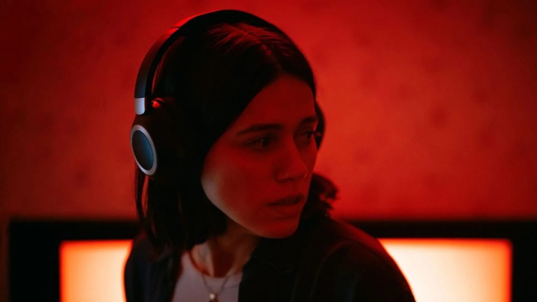 undertone Review: Paranormal Podcast Horror Boasts Exceptional and Terrifying Sound Mix, But an Underbaked and Derpy Script undertone Review: Paranormal Podcast Horror Boasts Exceptional and Terrifying Sound Mix, But an Underbaked and Derpy Script