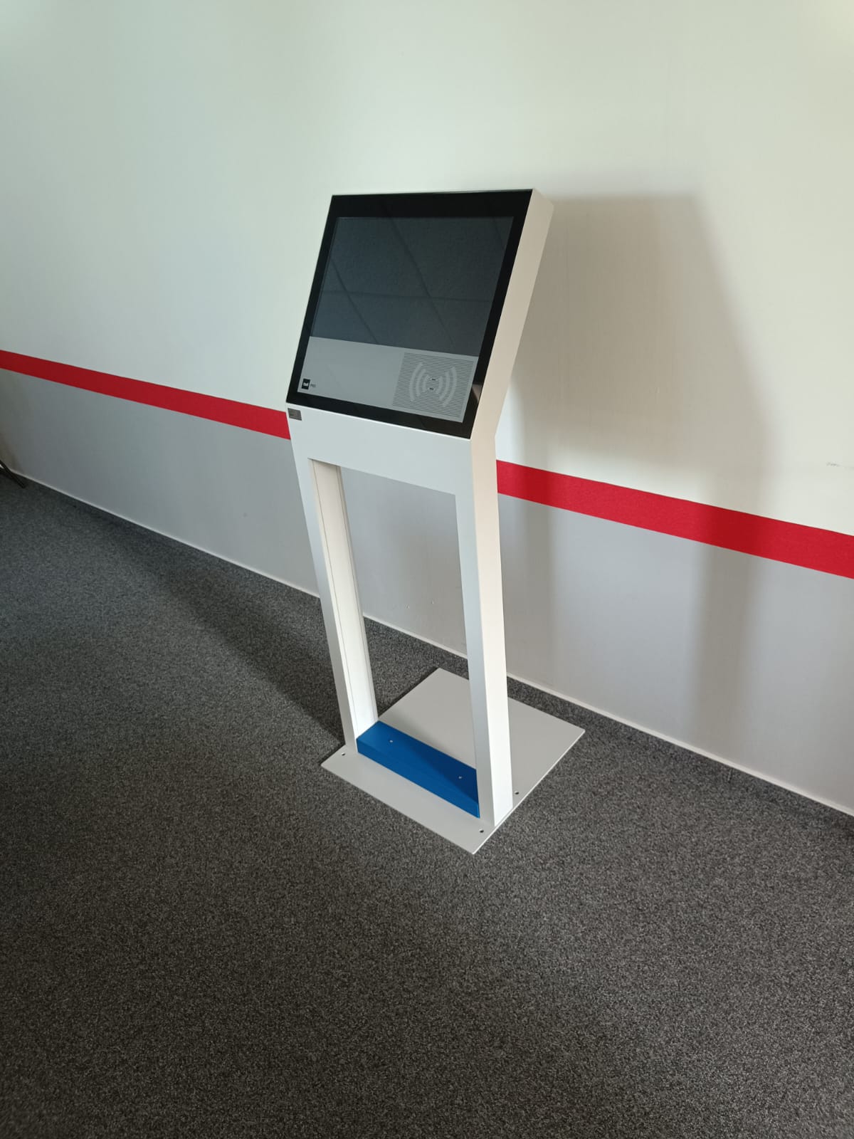 TSD Professional Stand