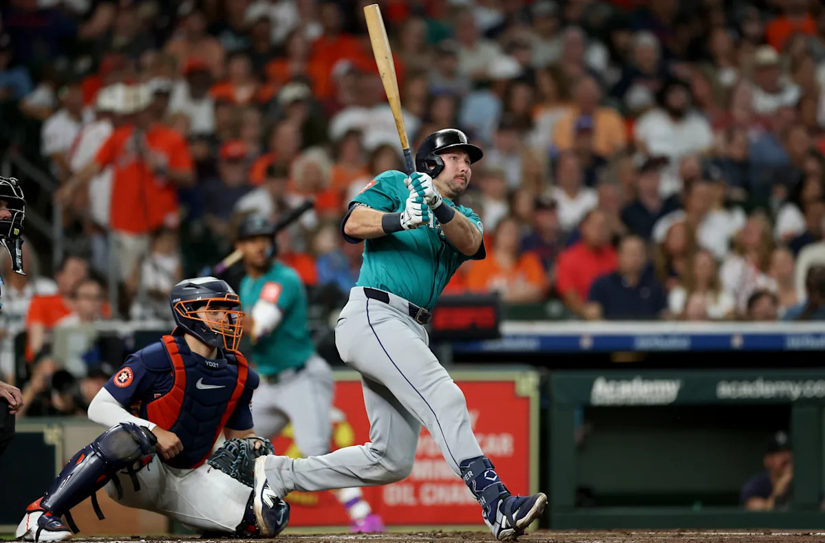 Cal Raleigh Home Run Tracker: Mariners Slugger Hits 58 Homers, Closing in on AL Record Cal Raleigh Home Run Tracker: Mariners Slugger Hits 58 Homers, Closing in on AL Record