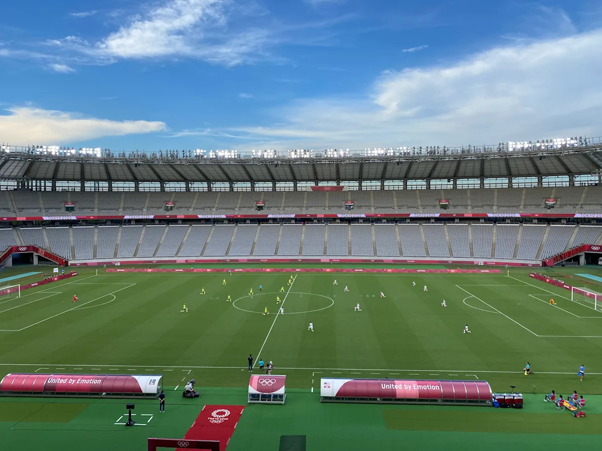 U.S. women’s soccer team kneels ahead of Tokyo match.